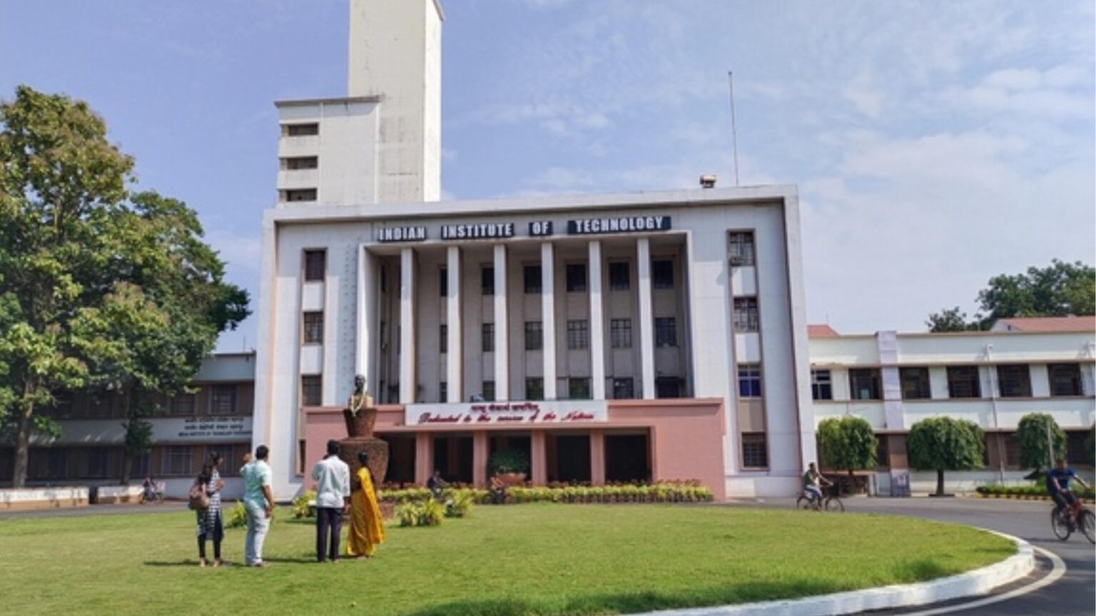 IIT Kharagpur Introduces State-Of-The-Art Mtech Program in Ai